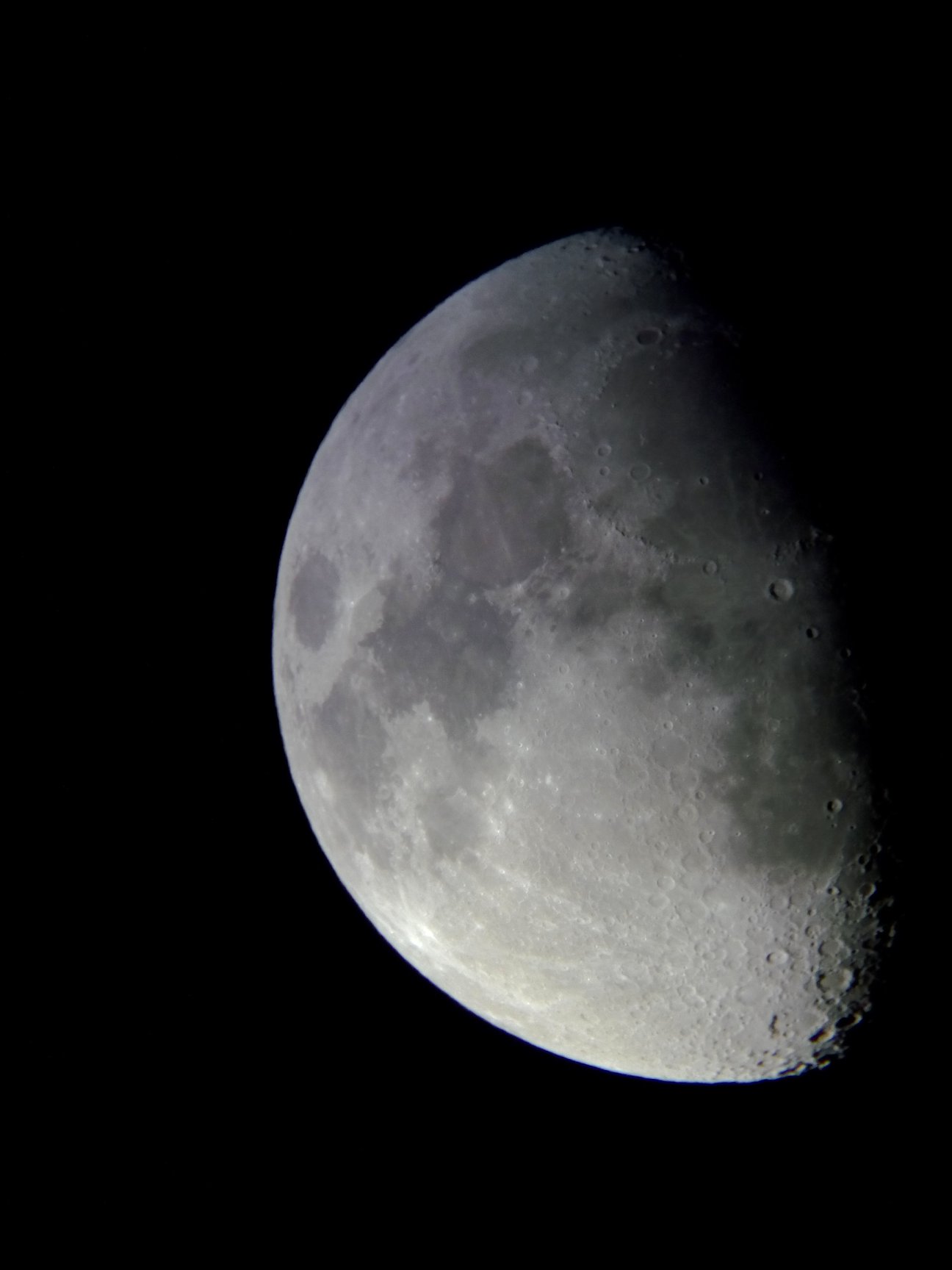 Image de la Lune du 14.02.2019 Gryon Suisse et St Gilles France