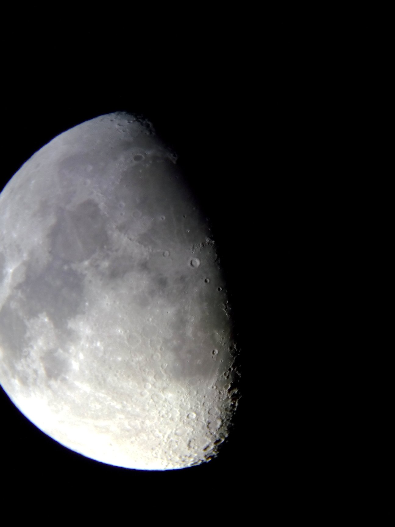 Image de la Lune du 14.02.2019 Gryon Suisse et St Gilles France