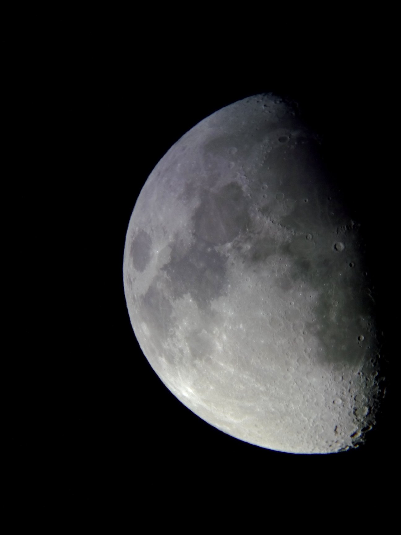 Image de la Lune du 14.02.2019 Gryon Suisse et St Gilles France