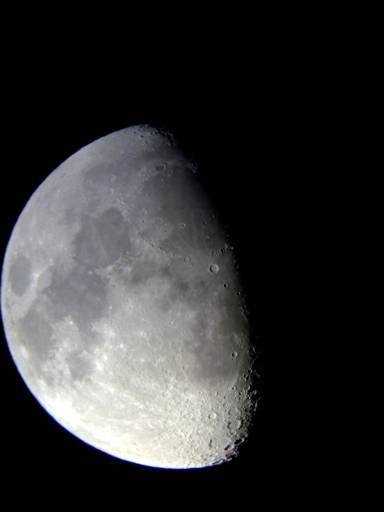 Image de la Lune du 14.02.2019 Gryon Suisse et St Gilles France