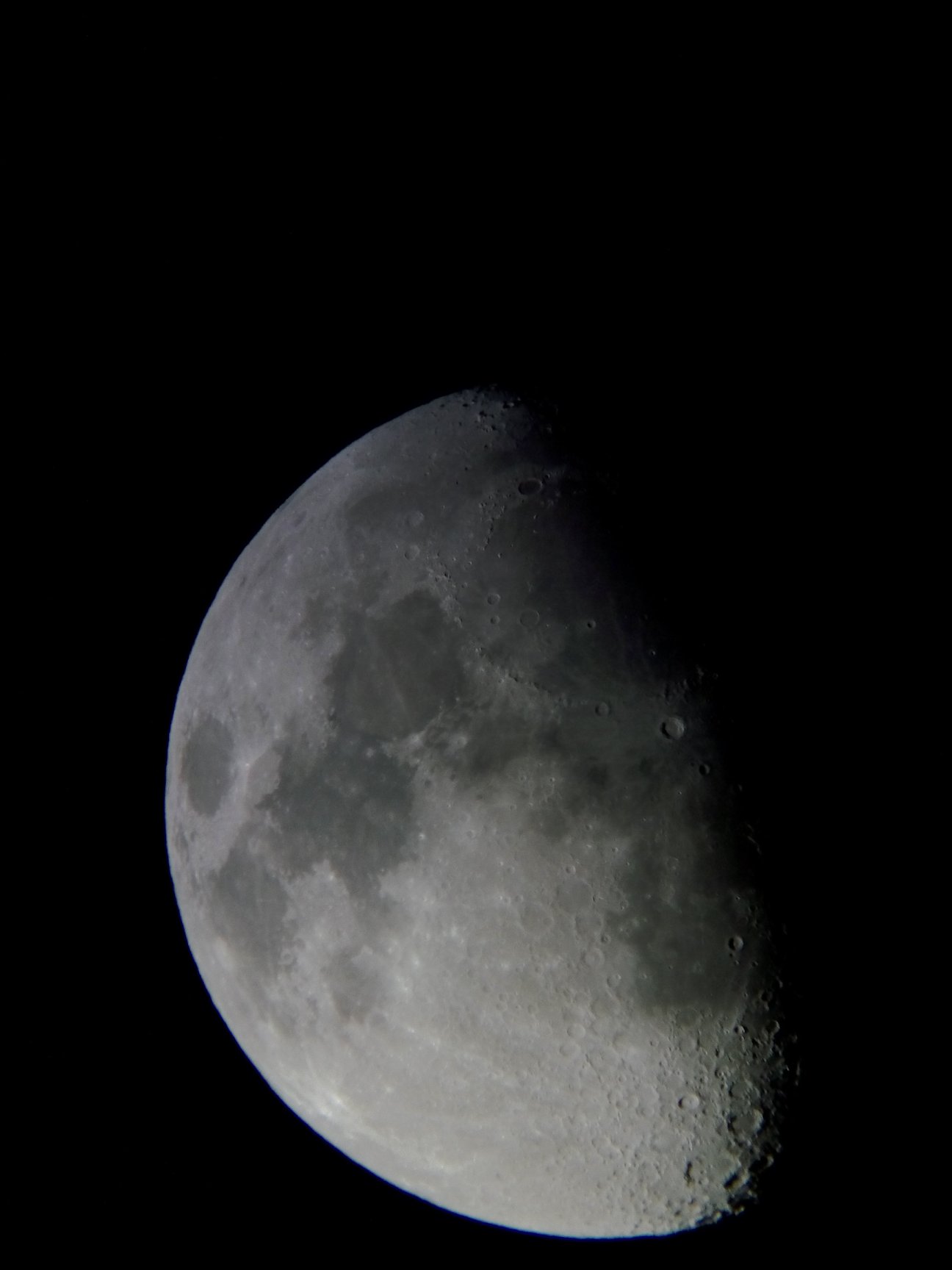 Image de la Lune du 14.02.2019 Gryon Suisse et St Gilles France