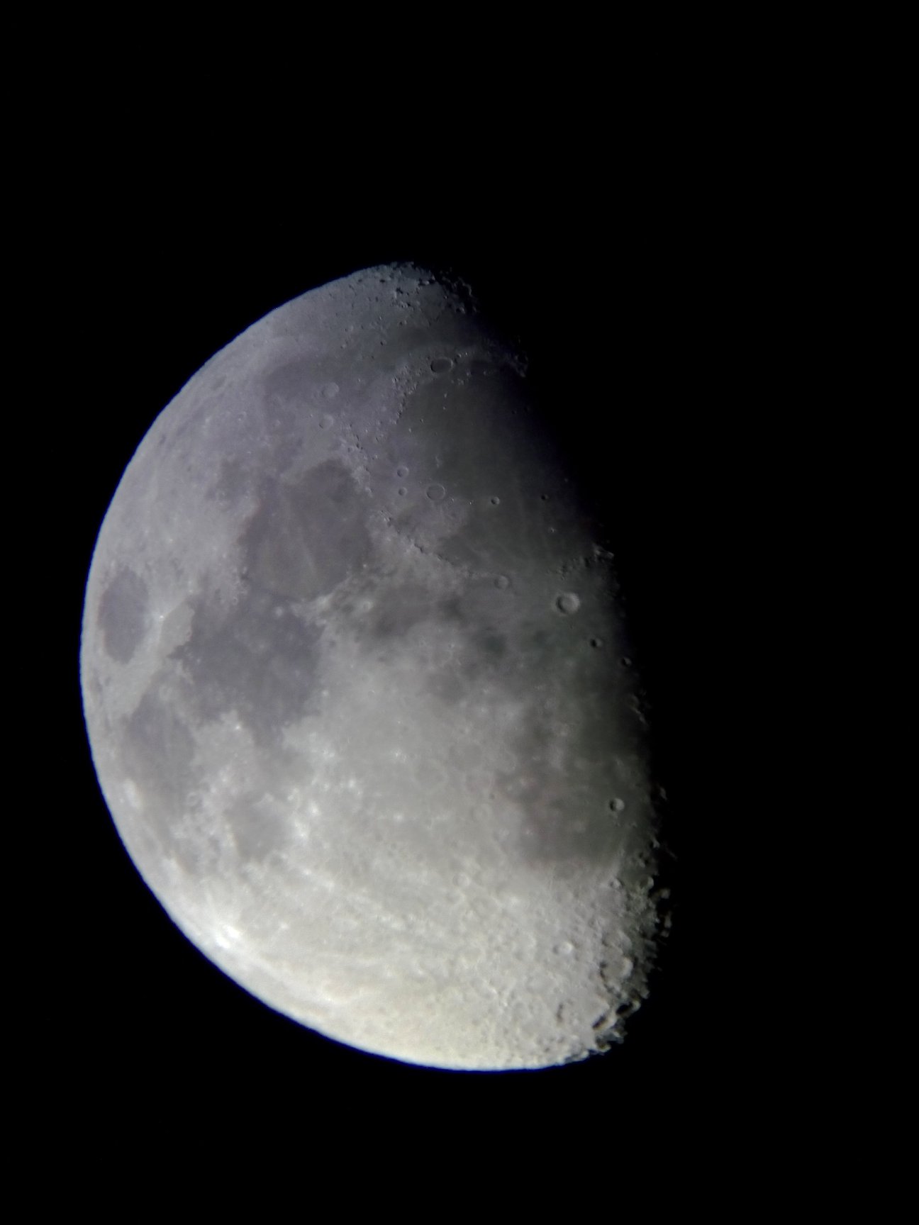 Image de la Lune du 14.02.2019 Gryon Suisse et St Gilles France