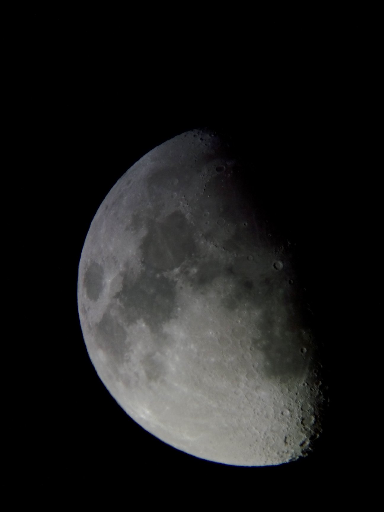 Image de la Lune du 14.02.2019 Gryon Suisse et St Gilles France
