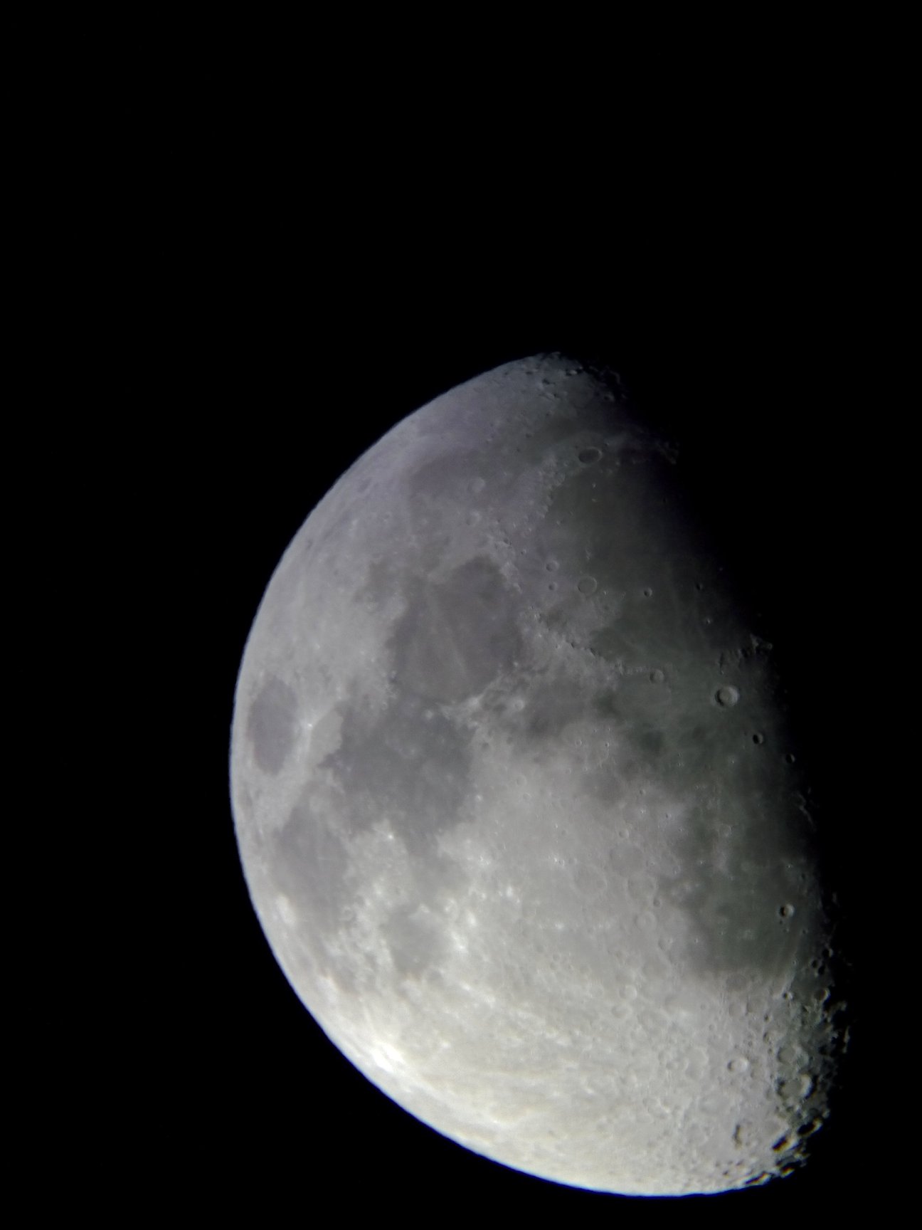 Image de la Lune du 14.02.2019 Gryon Suisse et St Gilles France