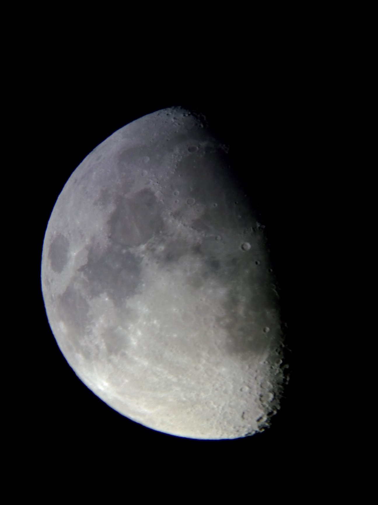 Image de la Lune du 14.02.2019 Gryon Suisse et St Gilles France