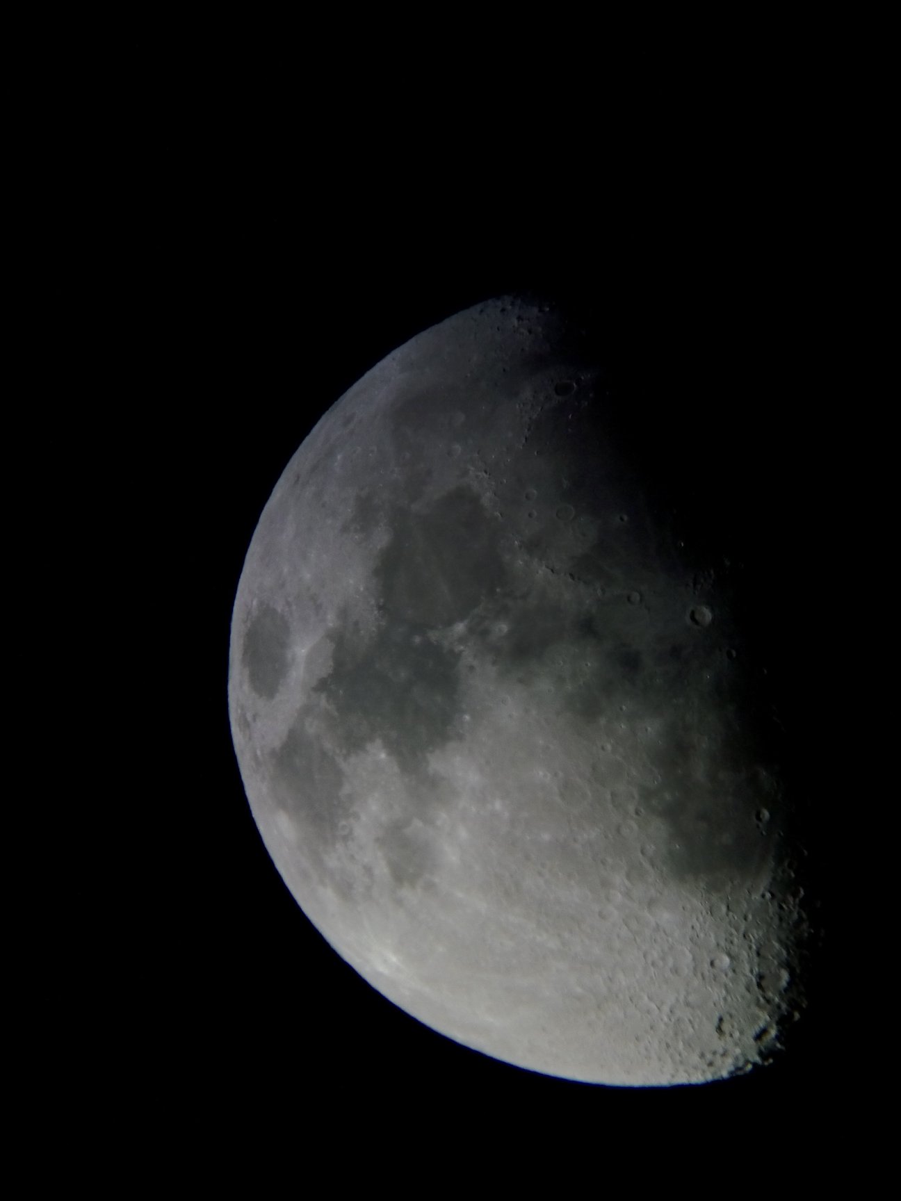 Image de la Lune du 14.02.2019 Gryon Suisse et St Gilles France