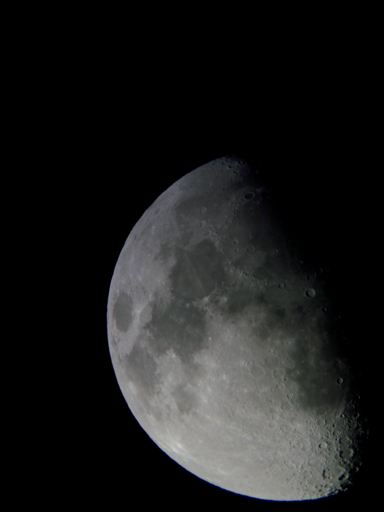 Image de la Lune du 14.02.2019 Gryon Suisse et St Gilles France