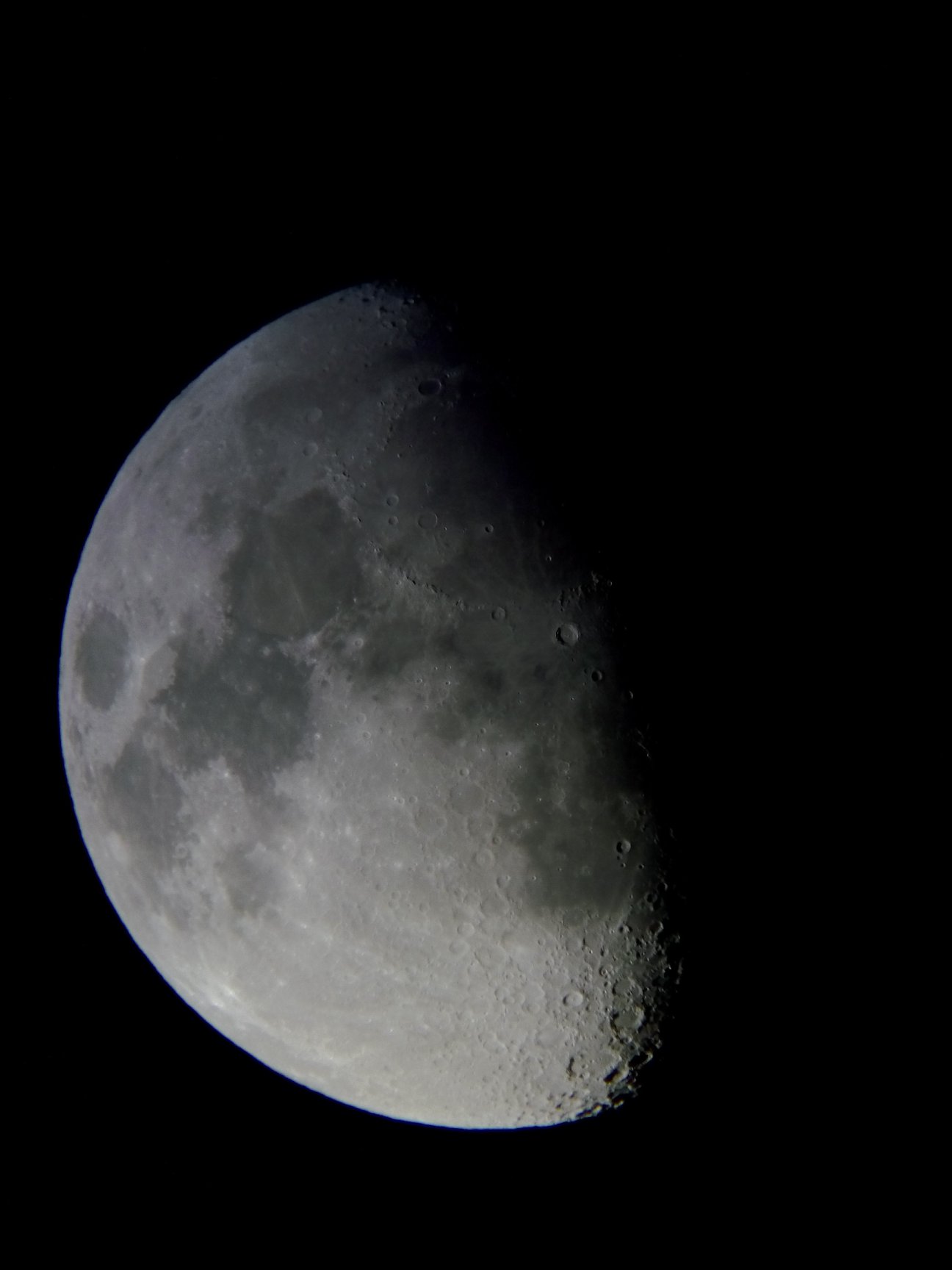 Image de la Lune du 14.02.2019 Gryon Suisse et St Gilles France
