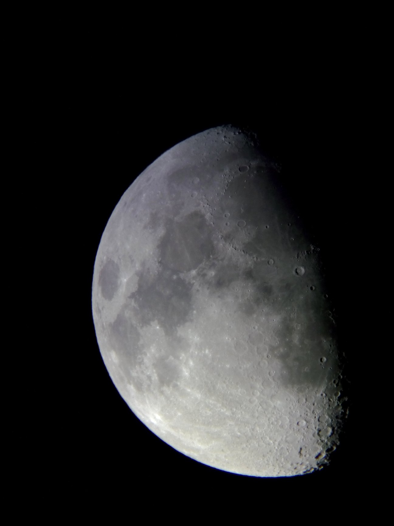 Image de la Lune du 14.02.2019 Gryon Suisse et St Gilles France