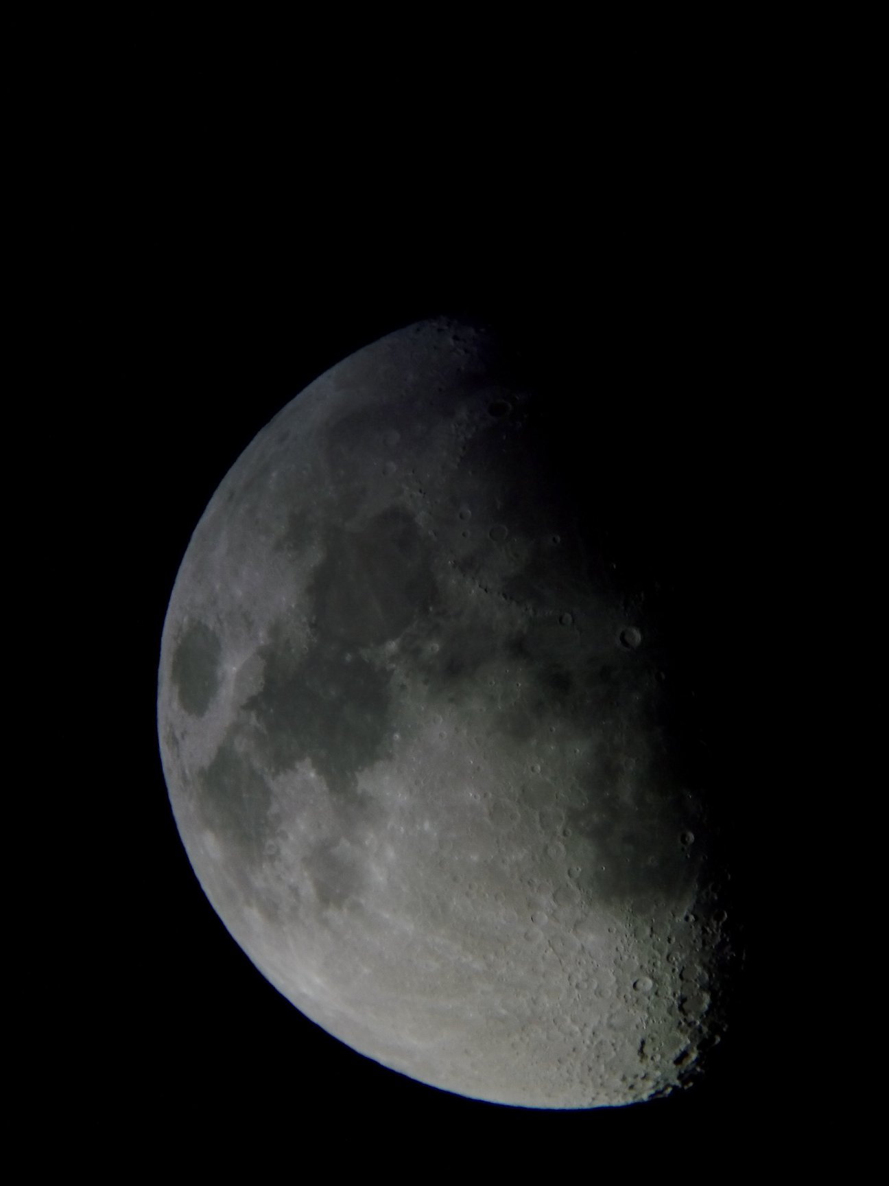 Image de la Lune du 14.02.2019 Gryon Suisse et St Gilles France