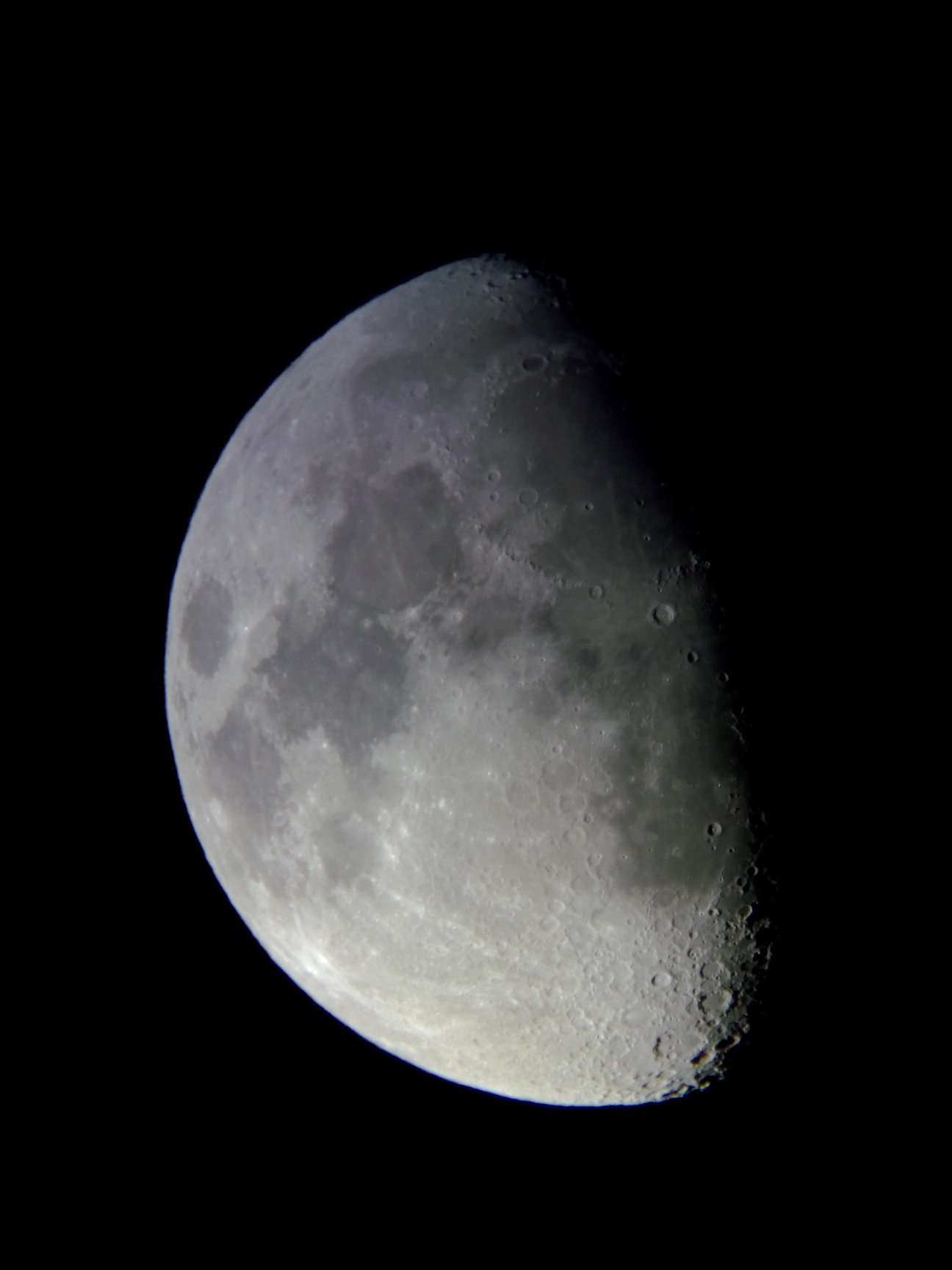 Image de la Lune du 14.02.2019 Gryon Suisse et St Gilles France