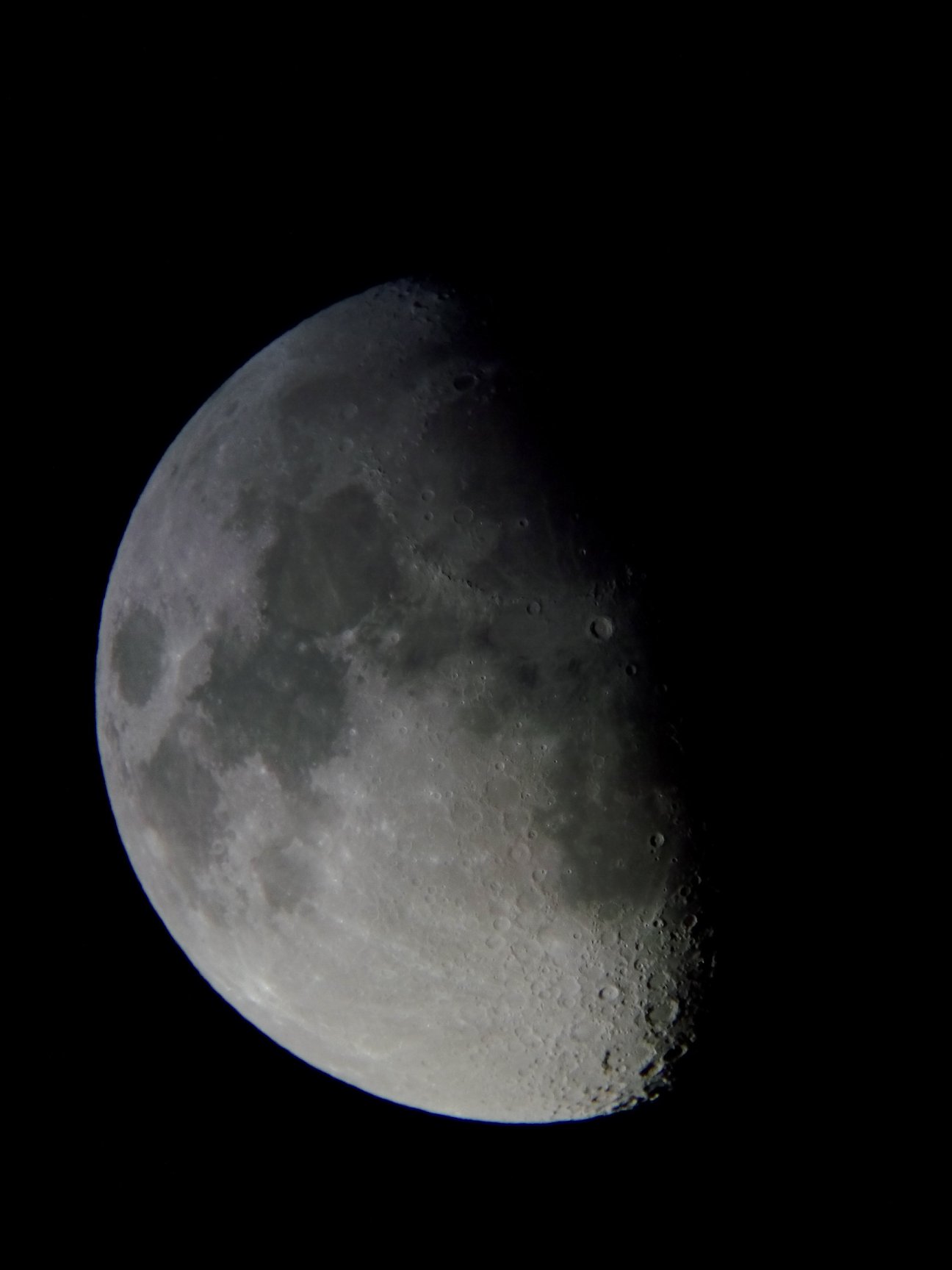 Image de la Lune du 14.02.2019 Gryon Suisse et St Gilles France