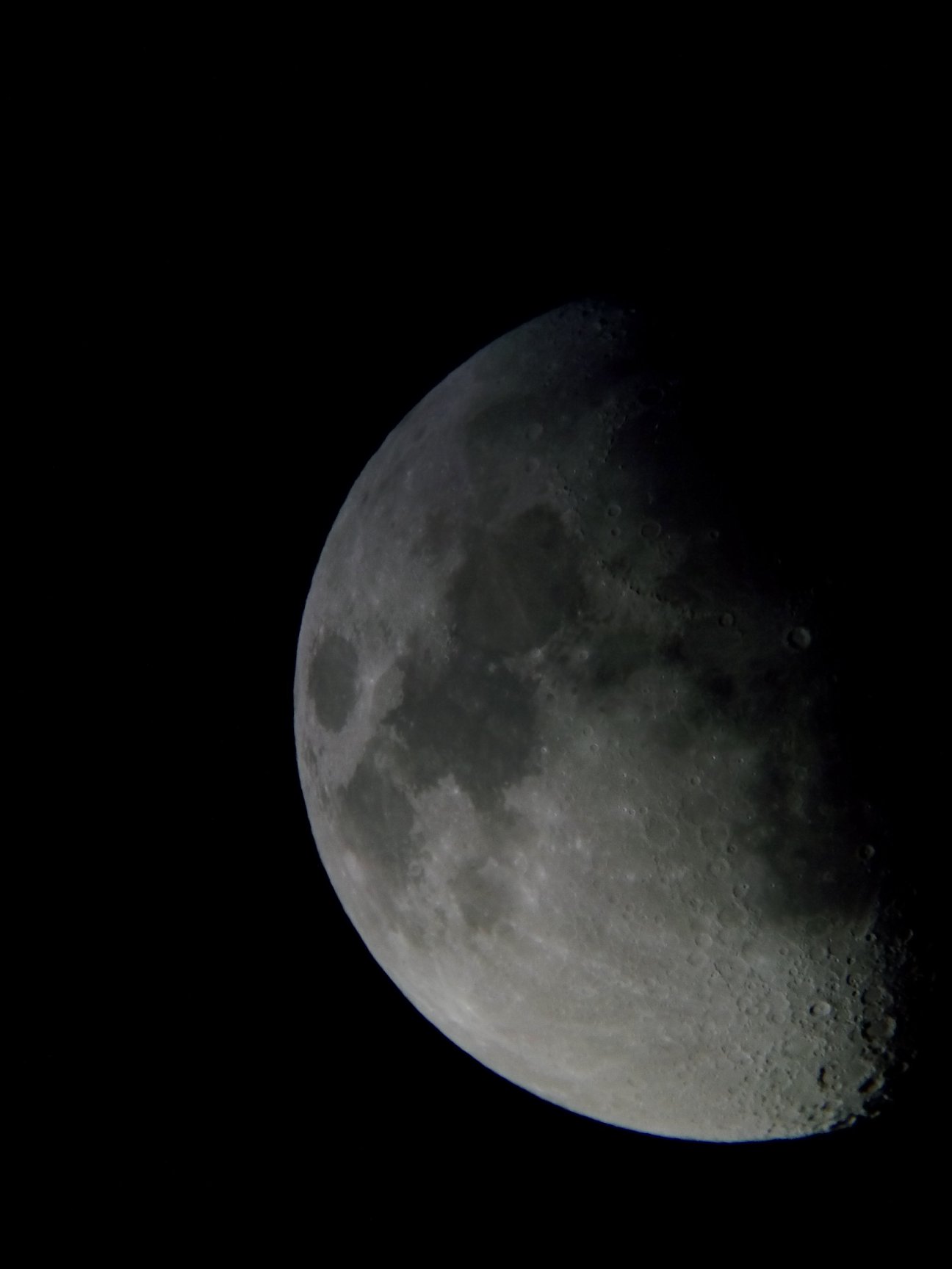 Image de la Lune du 14.02.2019 Gryon Suisse et St Gilles France