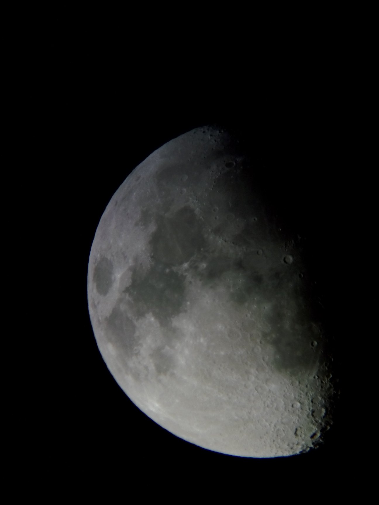 Image de la Lune du 14.02.2019 Gryon Suisse et St Gilles France