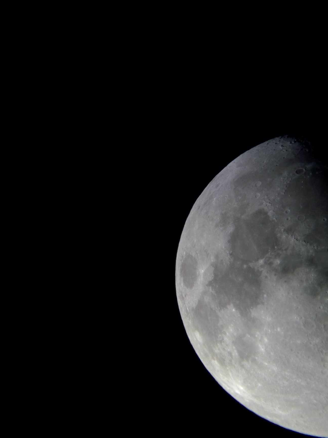 Image de la Lune du 14.02.2019 Gryon Suisse et St Gilles France