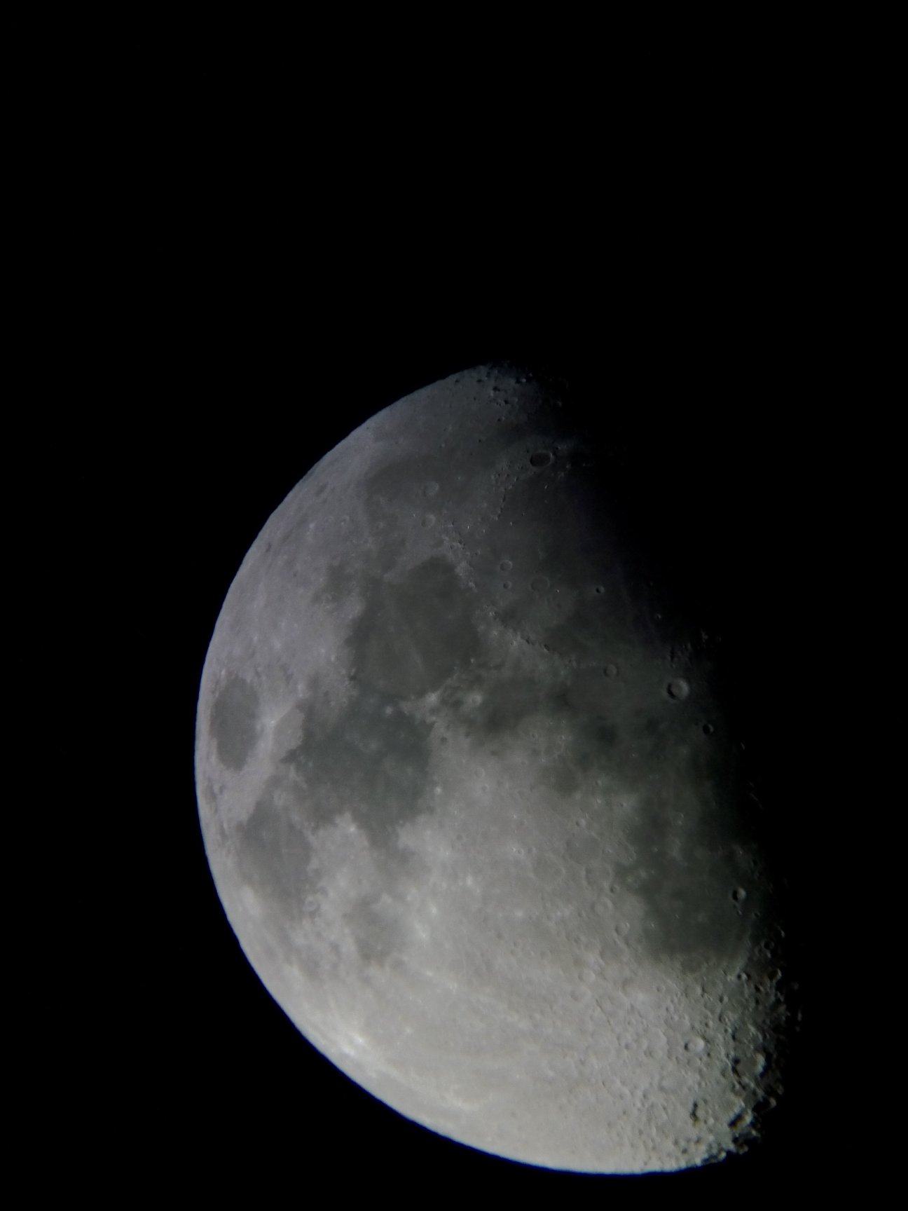 Image de la Lune du 14.02.2019 Gryon Suisse et St Gilles France