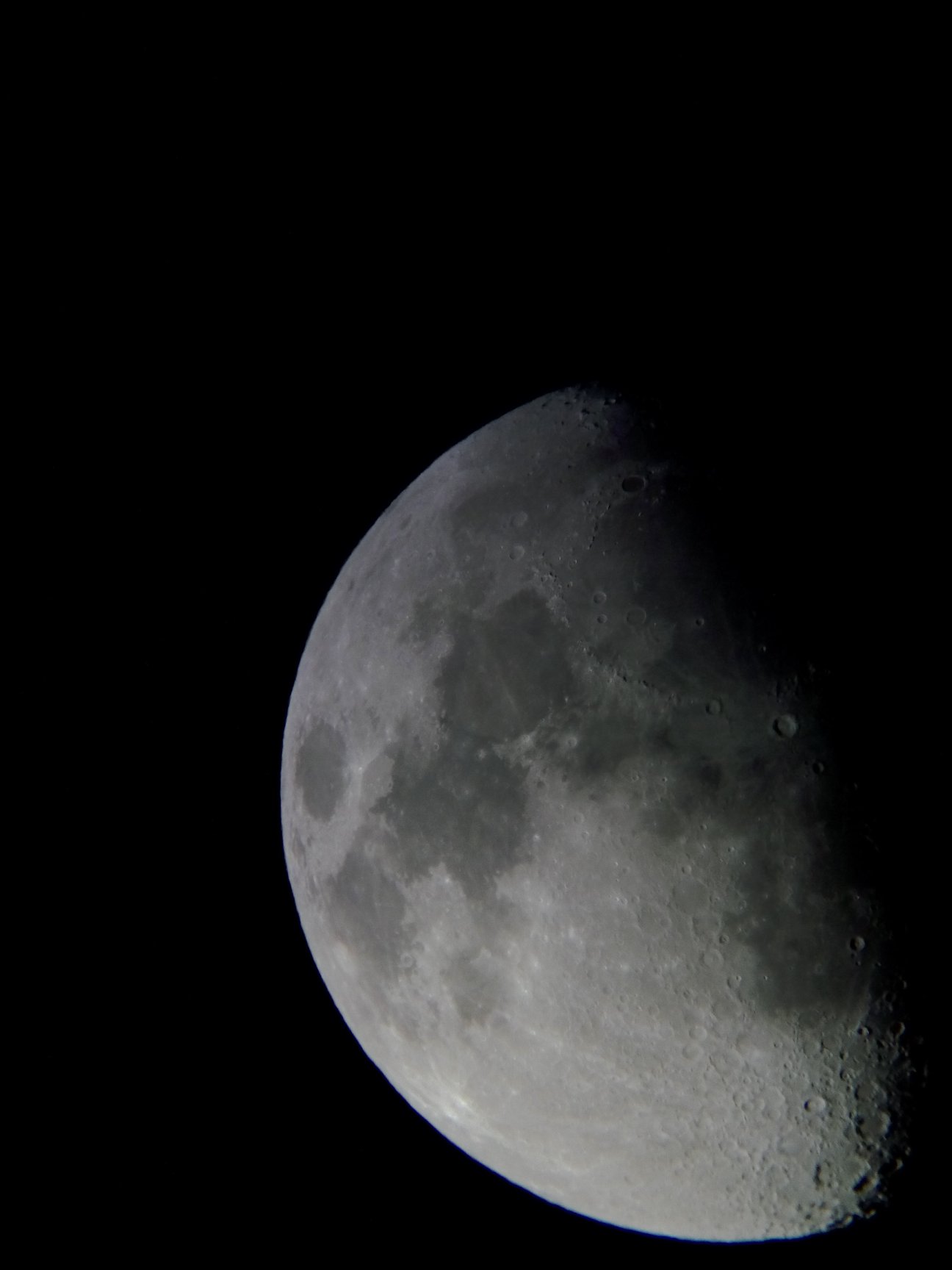Image de la Lune du 14.02.2019 Gryon Suisse et St Gilles France