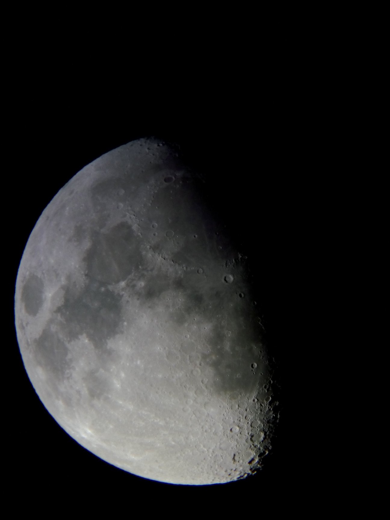Image de la Lune du 14.02.2019 Gryon Suisse et St Gilles France