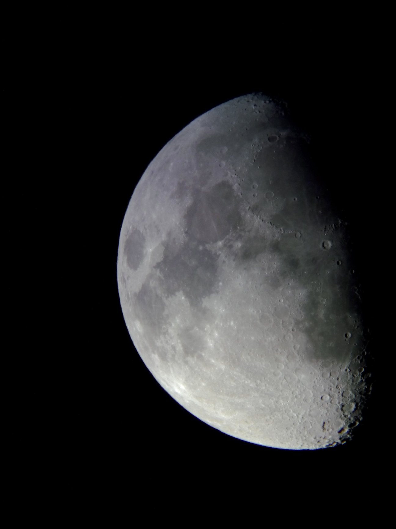 Image de la Lune du 14.02.2019 Gryon Suisse et St Gilles France