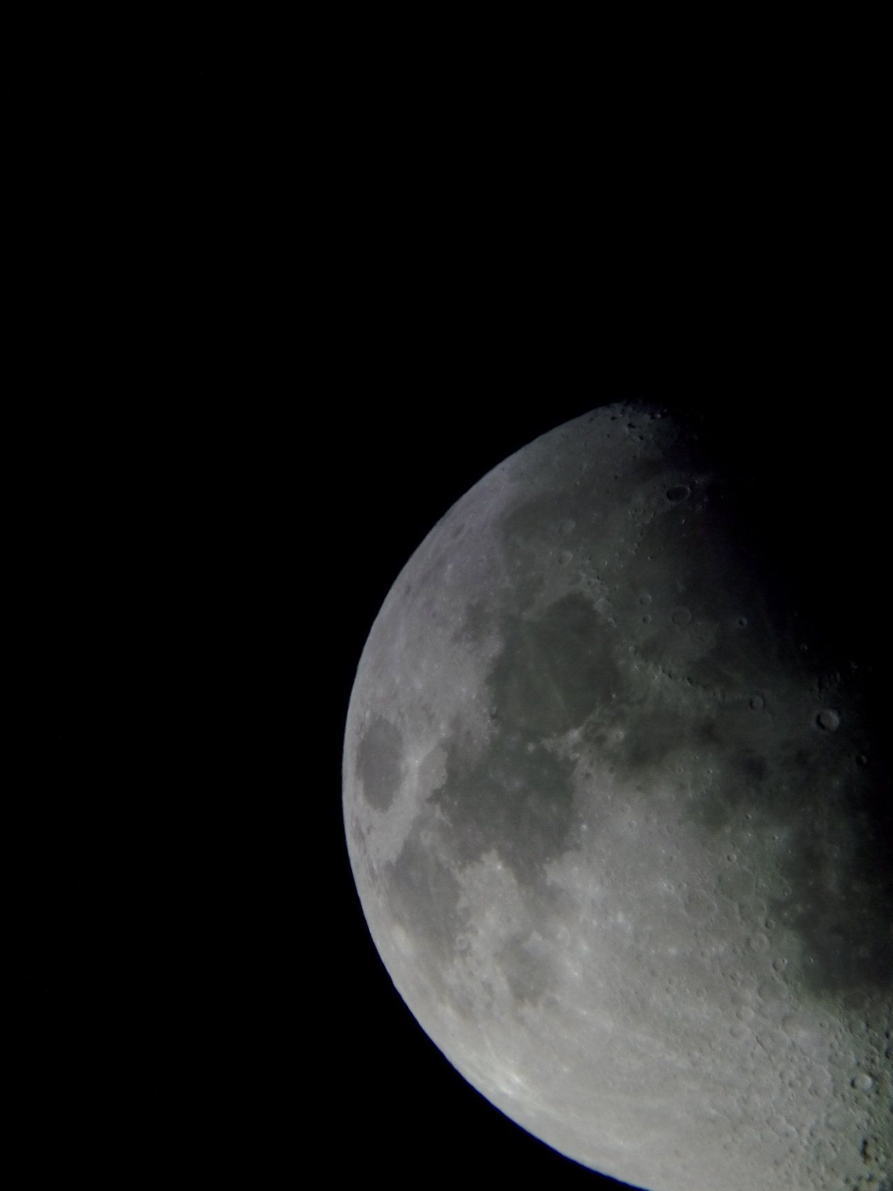 Image de la Lune du 14.02.2019 Gryon Suisse et St Gilles France