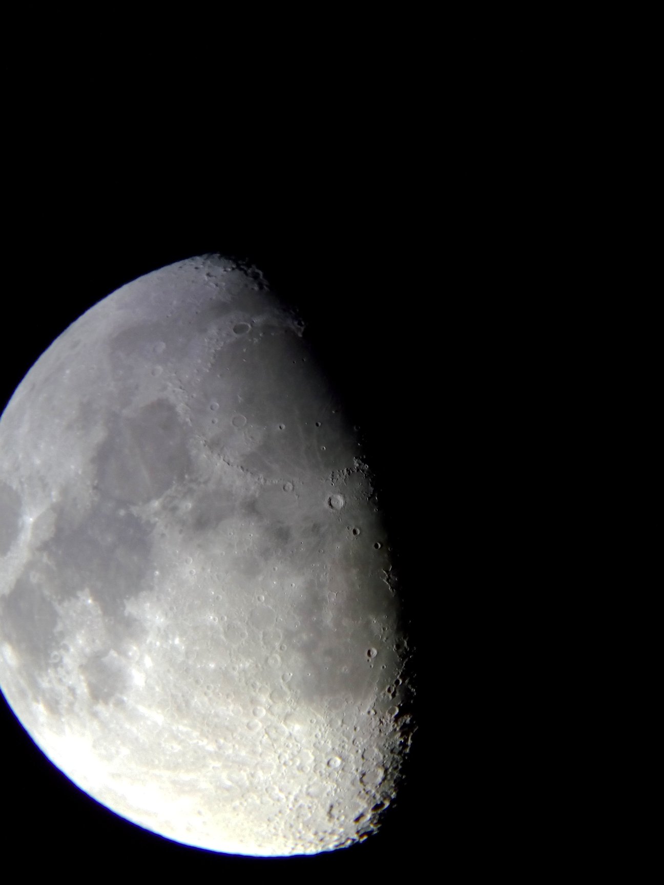 Image de la Lune du 14.02.2019 Gryon Suisse et St Gilles France