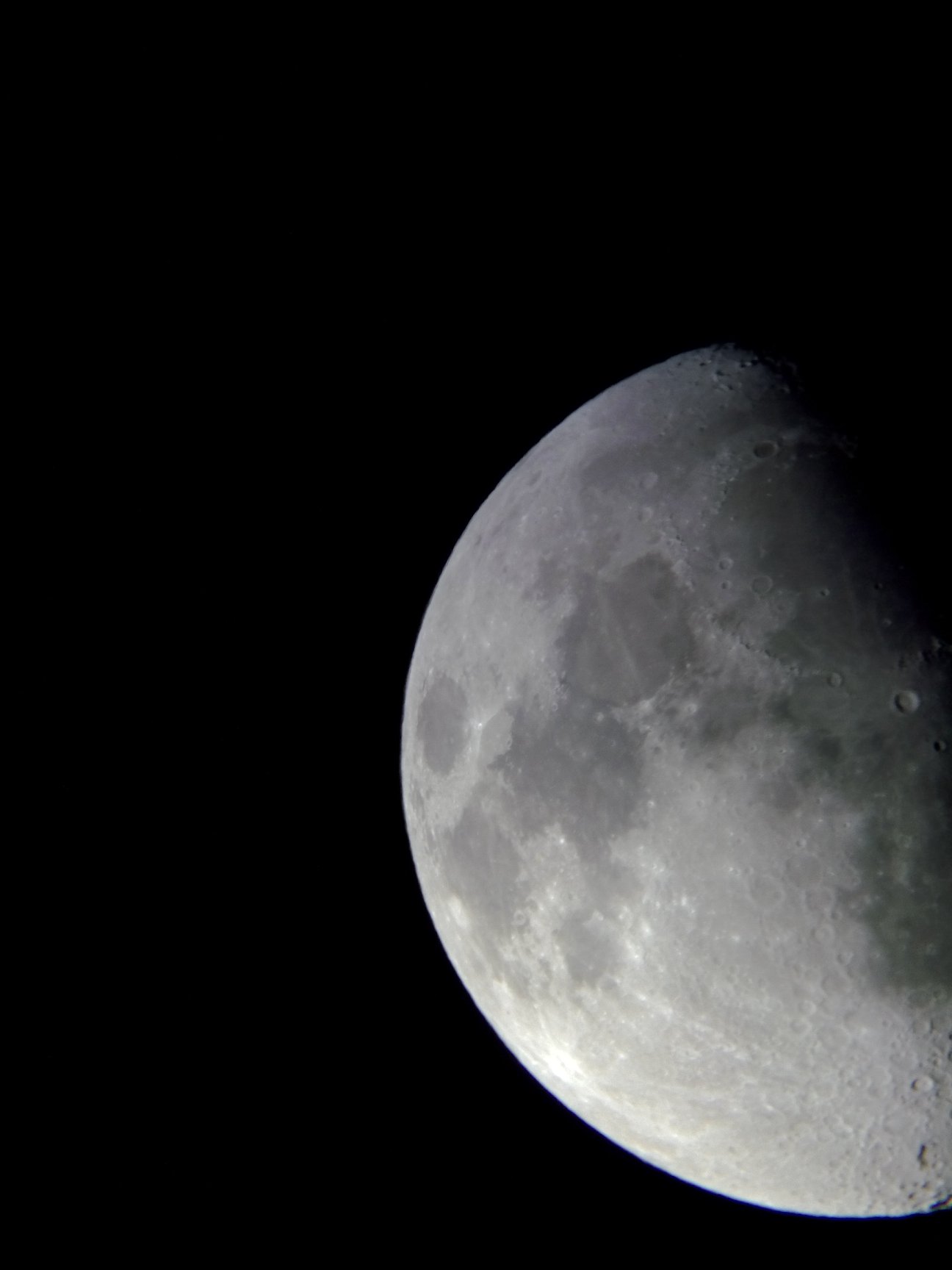 Image de la Lune du 14.02.2019 Gryon Suisse et St Gilles France