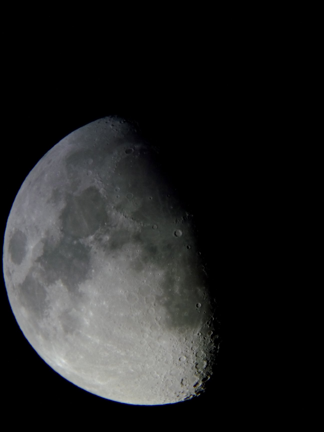 Image de la Lune du 14.02.2019 Gryon Suisse et St Gilles France
