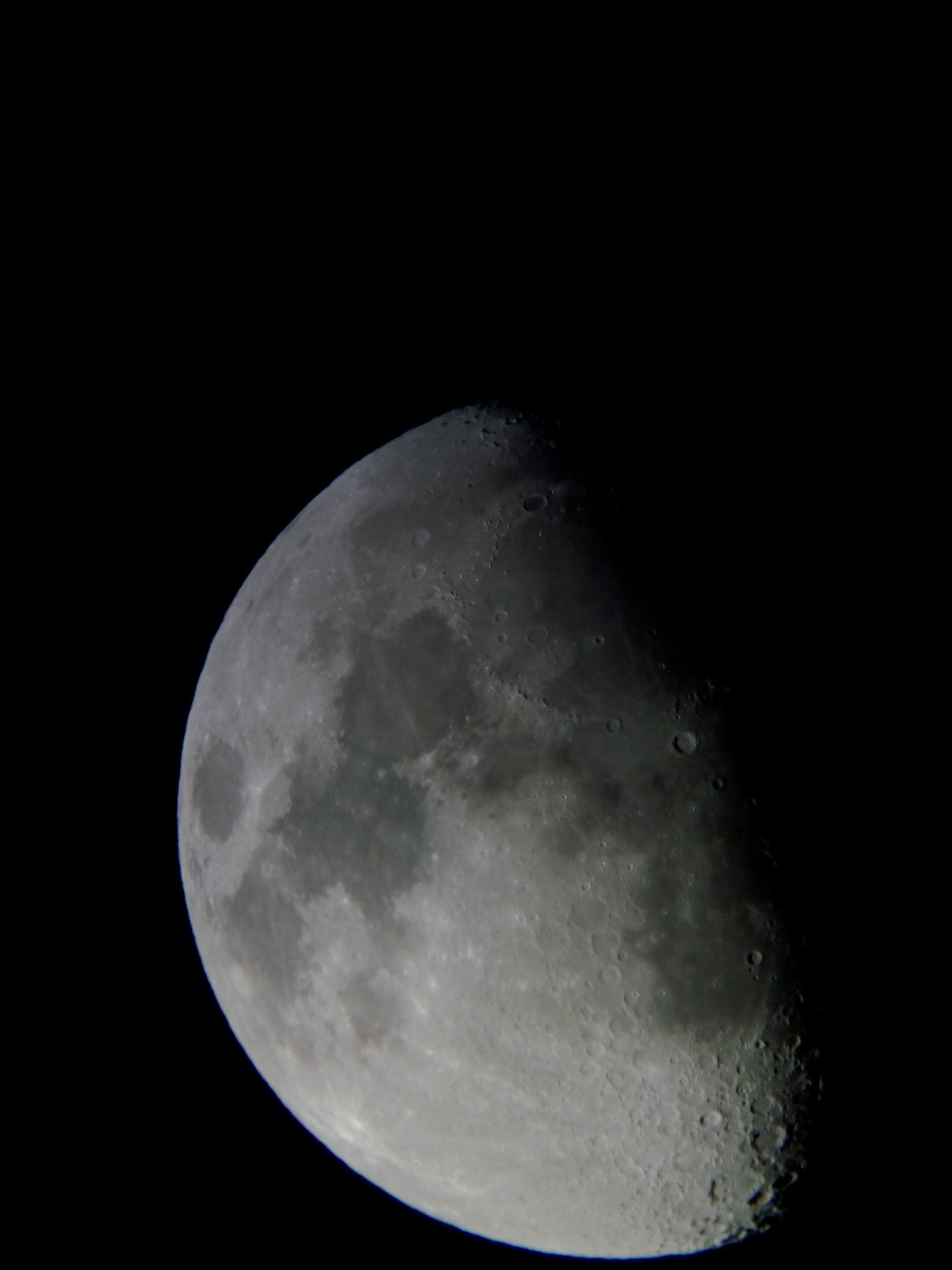 Image de la Lune du 14.02.2019 Gryon Suisse et St Gilles France