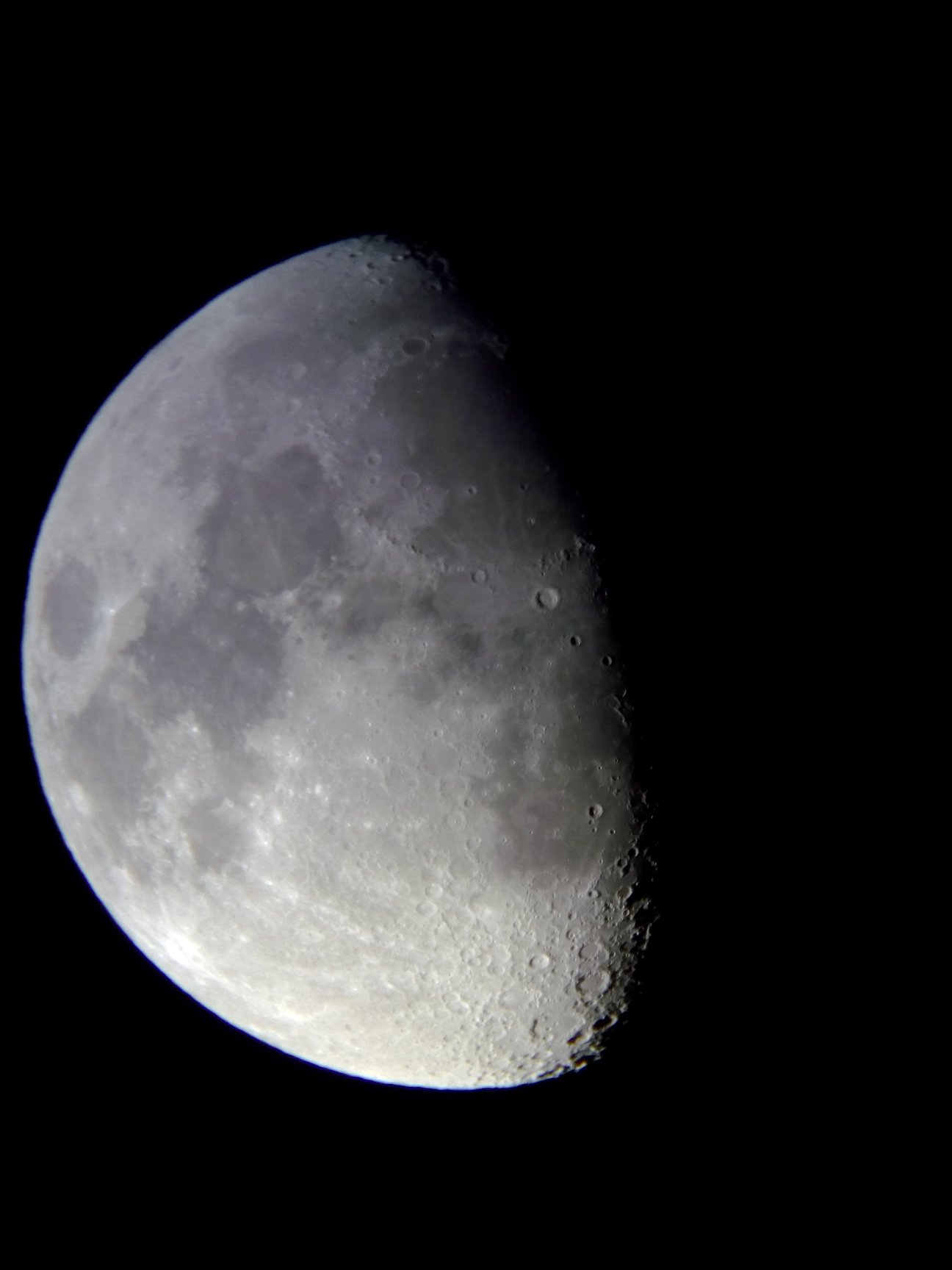Image de la Lune du 14.02.2019 Gryon Suisse et St Gilles France