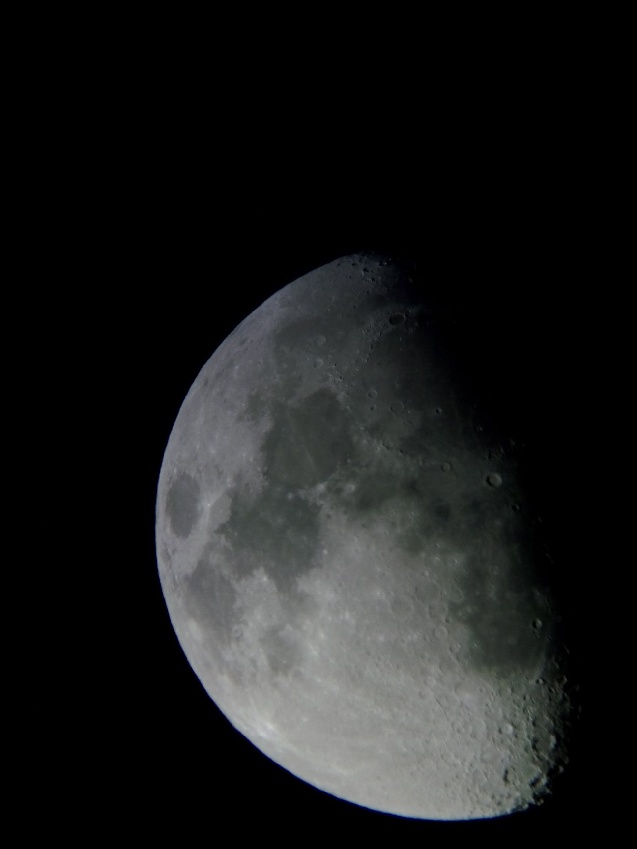 Image de la Lune du 14.02.2019 Gryon Suisse et St Gilles France