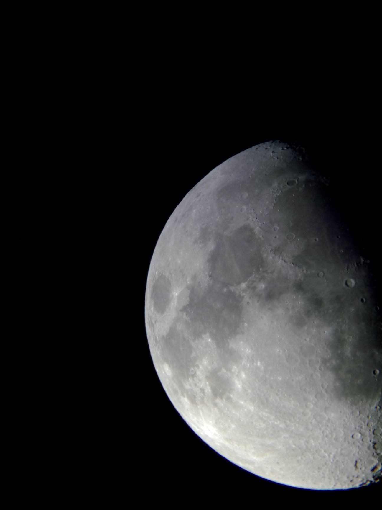 Image de la Lune du 14.02.2019 Gryon Suisse et St Gilles France