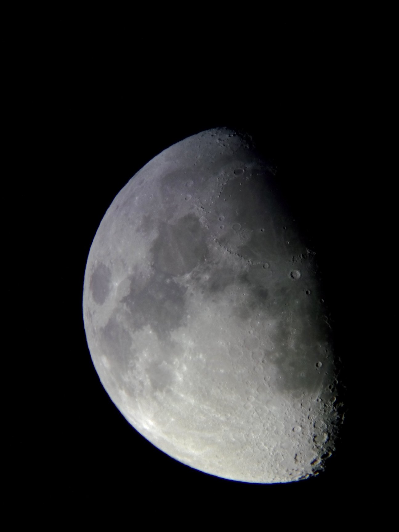 Image de la Lune du 14.02.2019 Gryon Suisse et St Gilles France
