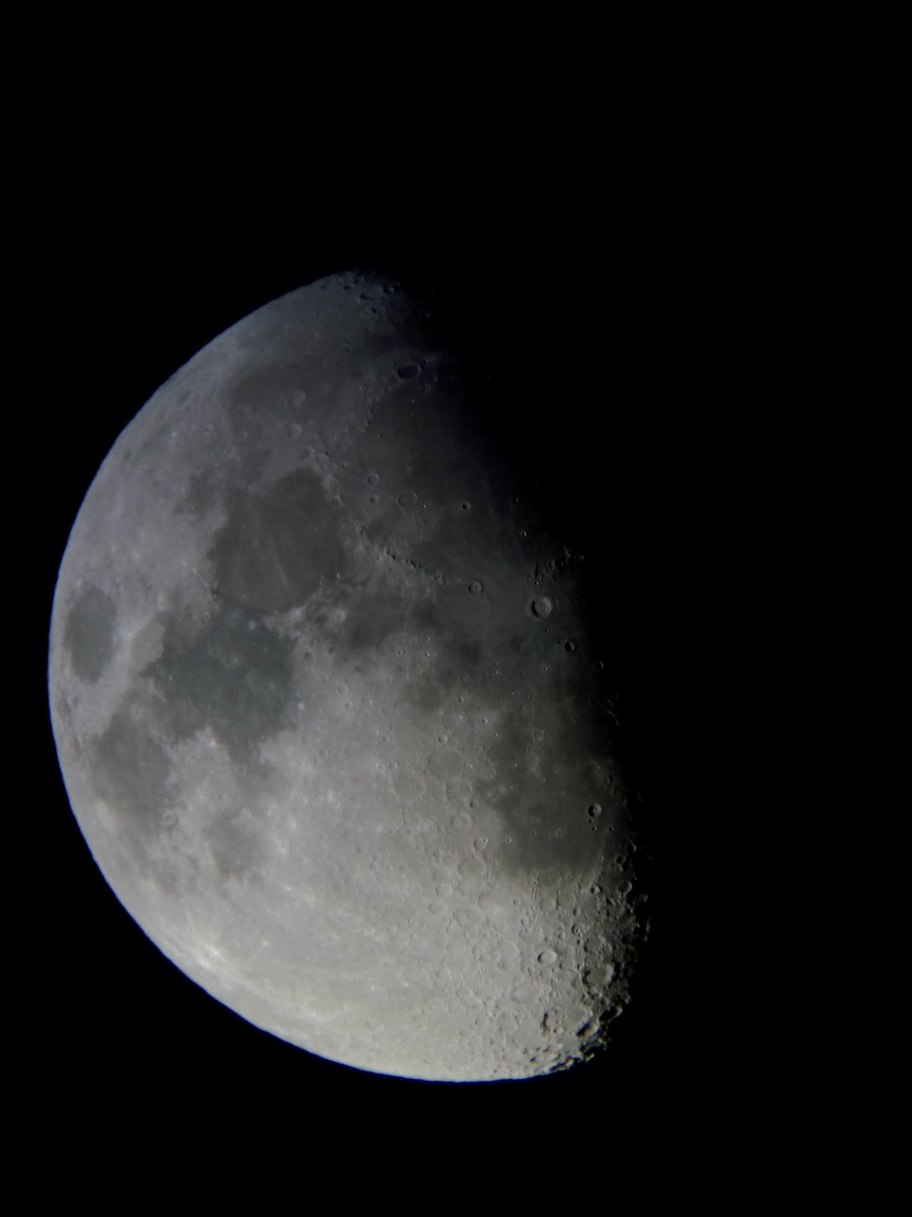 Image de la Lune du 14.02.2019 Gryon Suisse et St Gilles France
