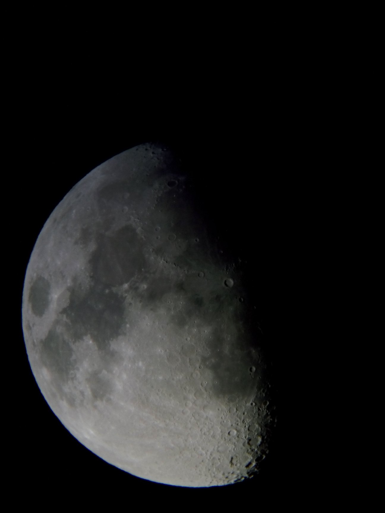 Image de la Lune du 14.02.2019 Gryon Suisse et St Gilles France