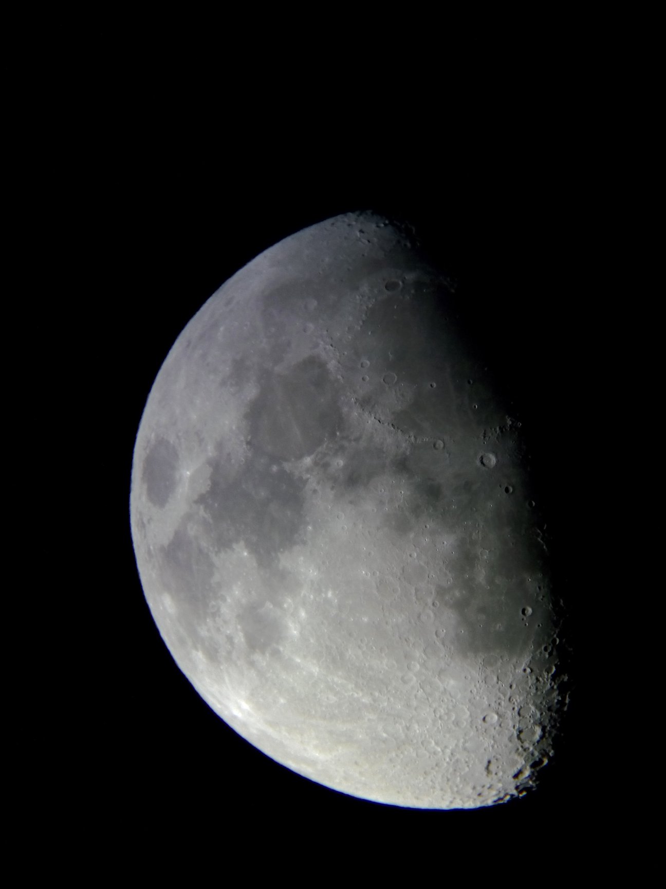 Image de la Lune du 14.02.2019 Gryon Suisse et St Gilles France