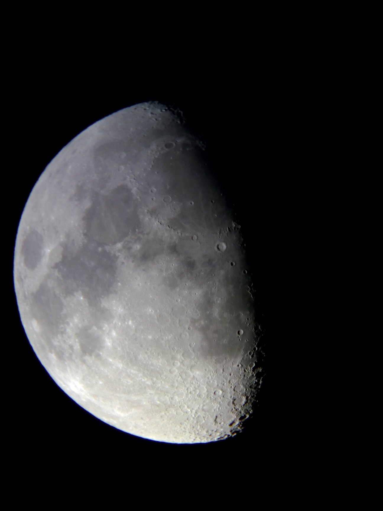 Image de la Lune du 14.02.2019 Gryon Suisse et St Gilles France