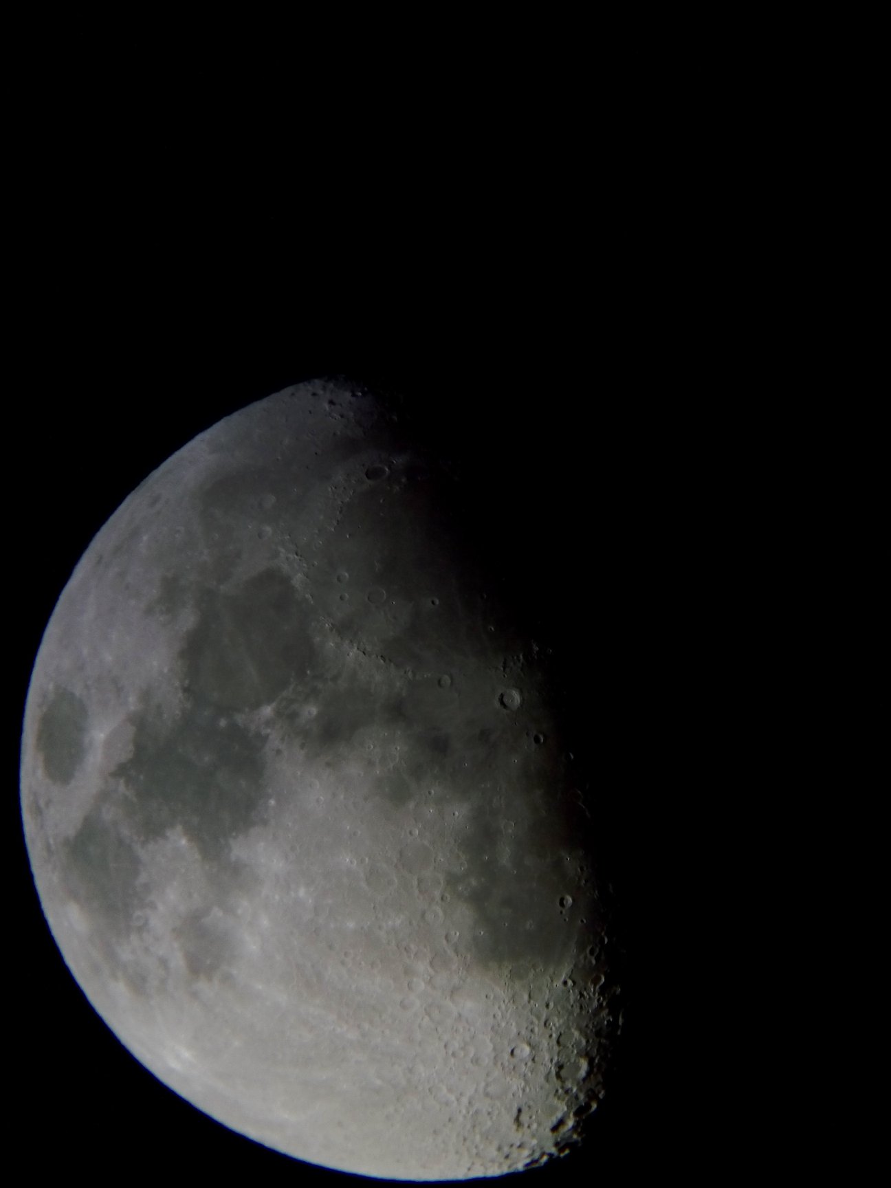 Image de la Lune du 14.02.2019 Gryon Suisse et St Gilles France