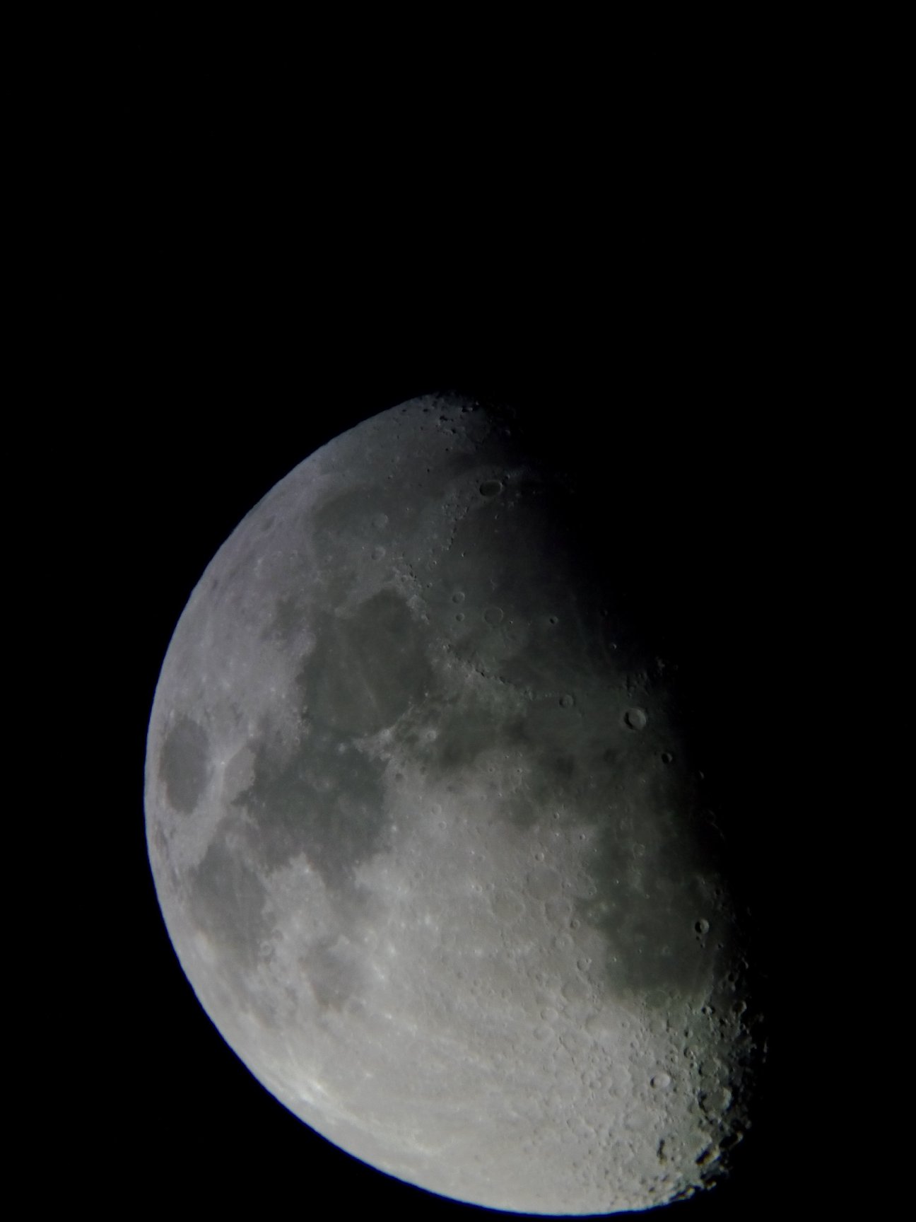 Image de la Lune du 14.02.2019 Gryon Suisse et St Gilles France