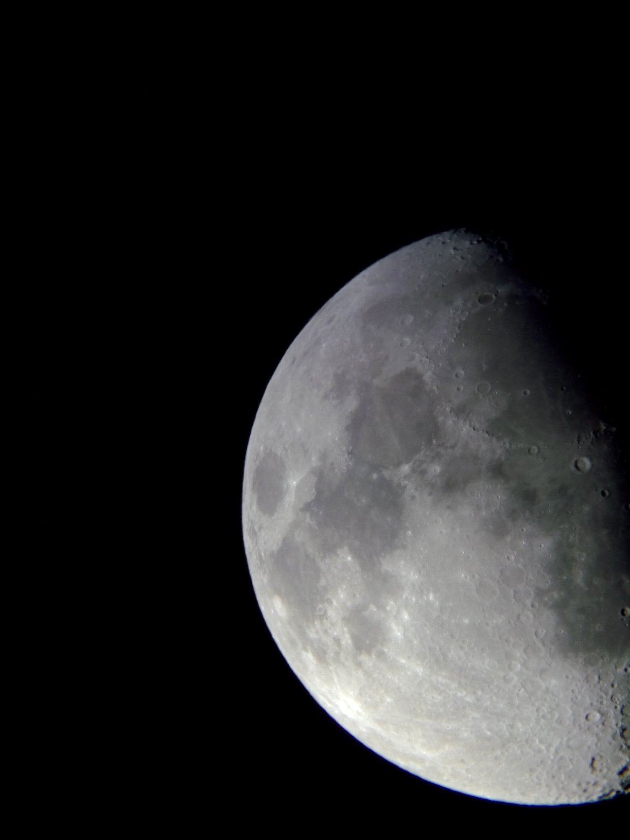 Image de la Lune du 14.02.2019 Gryon Suisse et St Gilles France