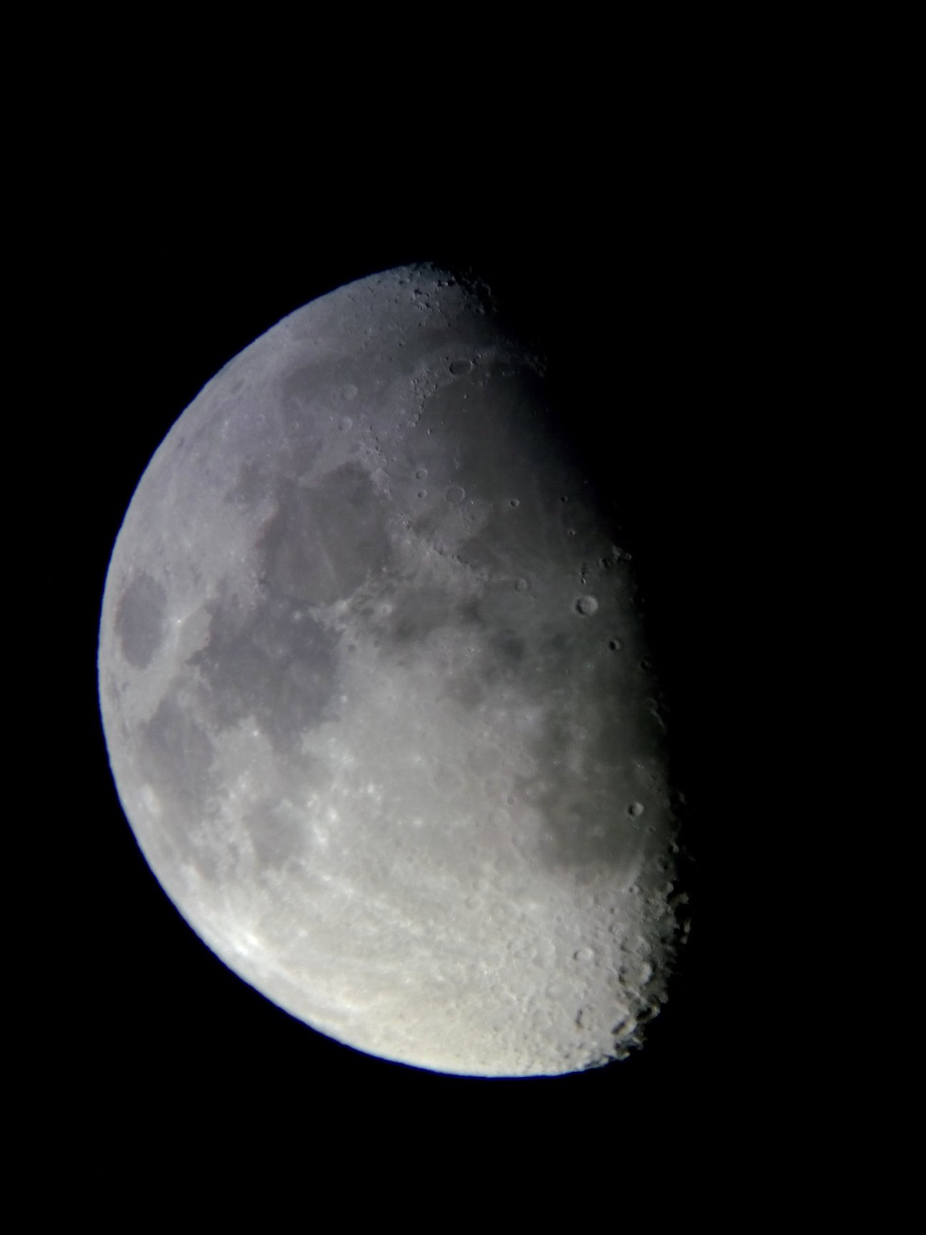 Image de la Lune du 14.02.2019 Gryon Suisse et St Gilles France