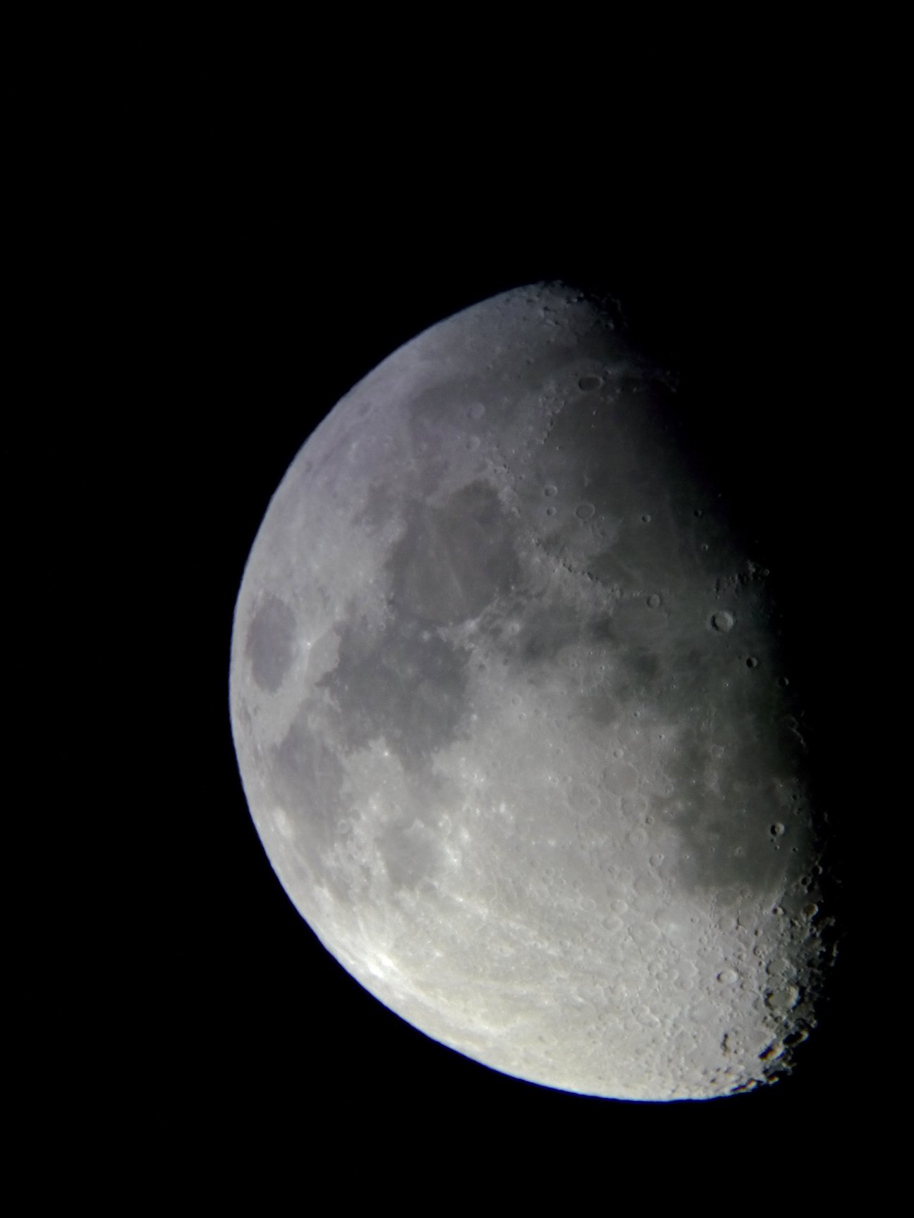Image de la Lune du 14.02.2019 Gryon Suisse et St Gilles France