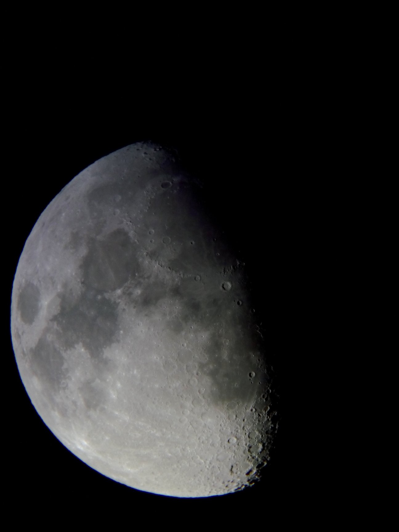 Image de la Lune du 14.02.2019 Gryon Suisse et St Gilles France