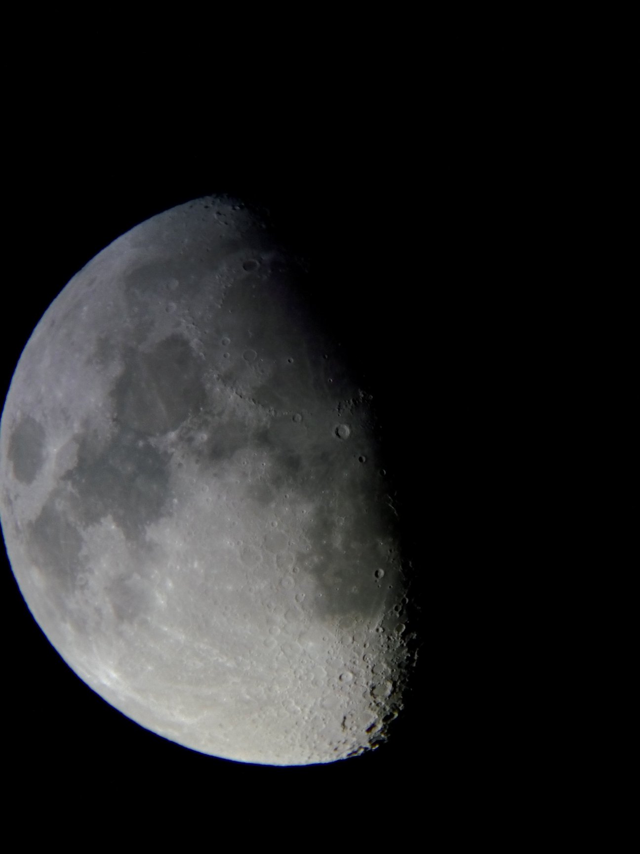 Image de la Lune du 14.02.2019 Gryon Suisse et St Gilles France