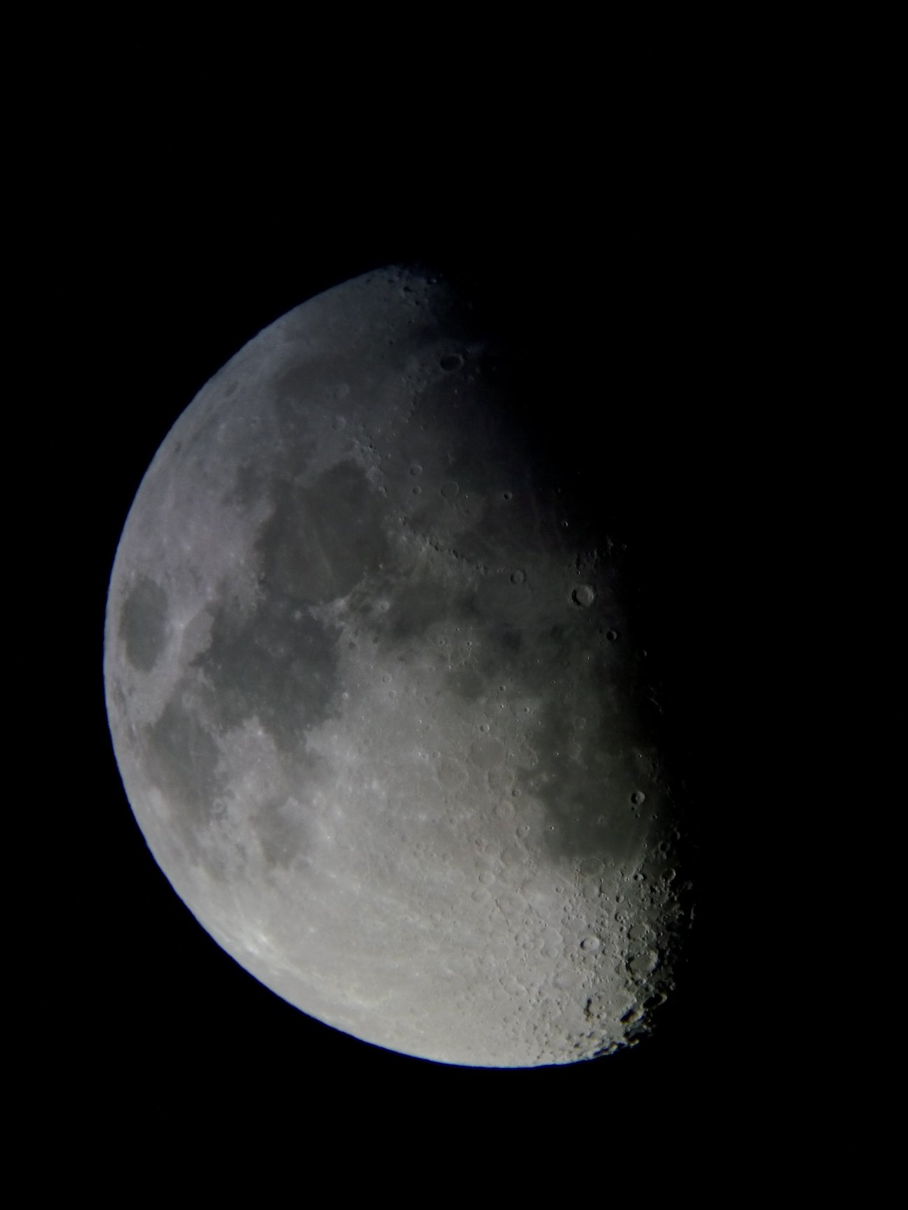 Image de la Lune du 14.02.2019 Gryon Suisse et St Gilles France