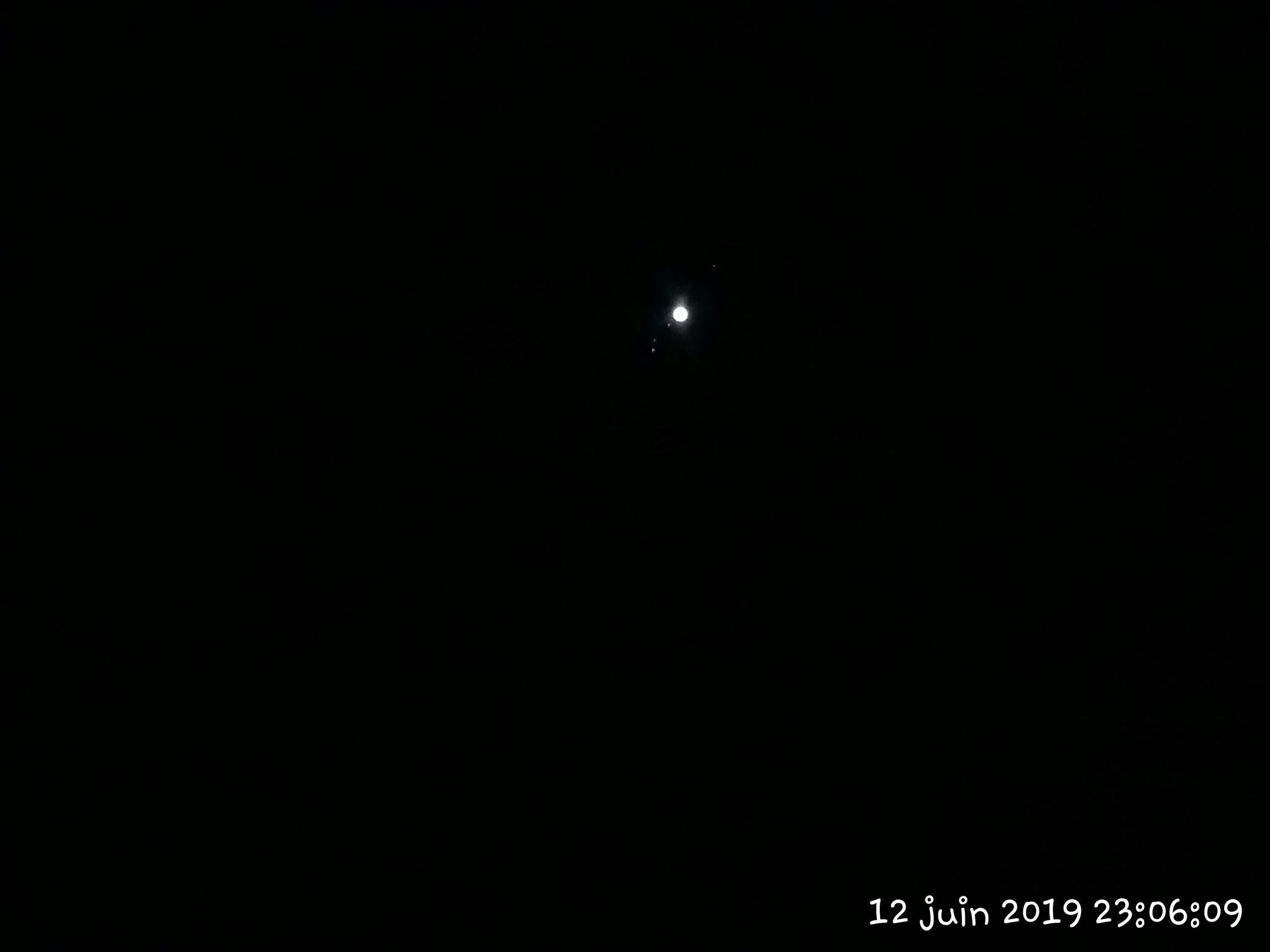 PHOTOS DE LA LUNE ET DE JUPITER LE 12/06/2019.