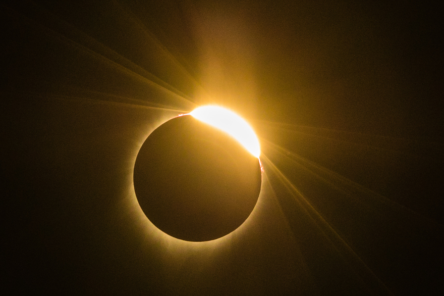LE 28.06.2019: Actualité de la météo,de l'astronomie et de la science/  Une éclipse solaire totale aura lieu mardi 2 juillet